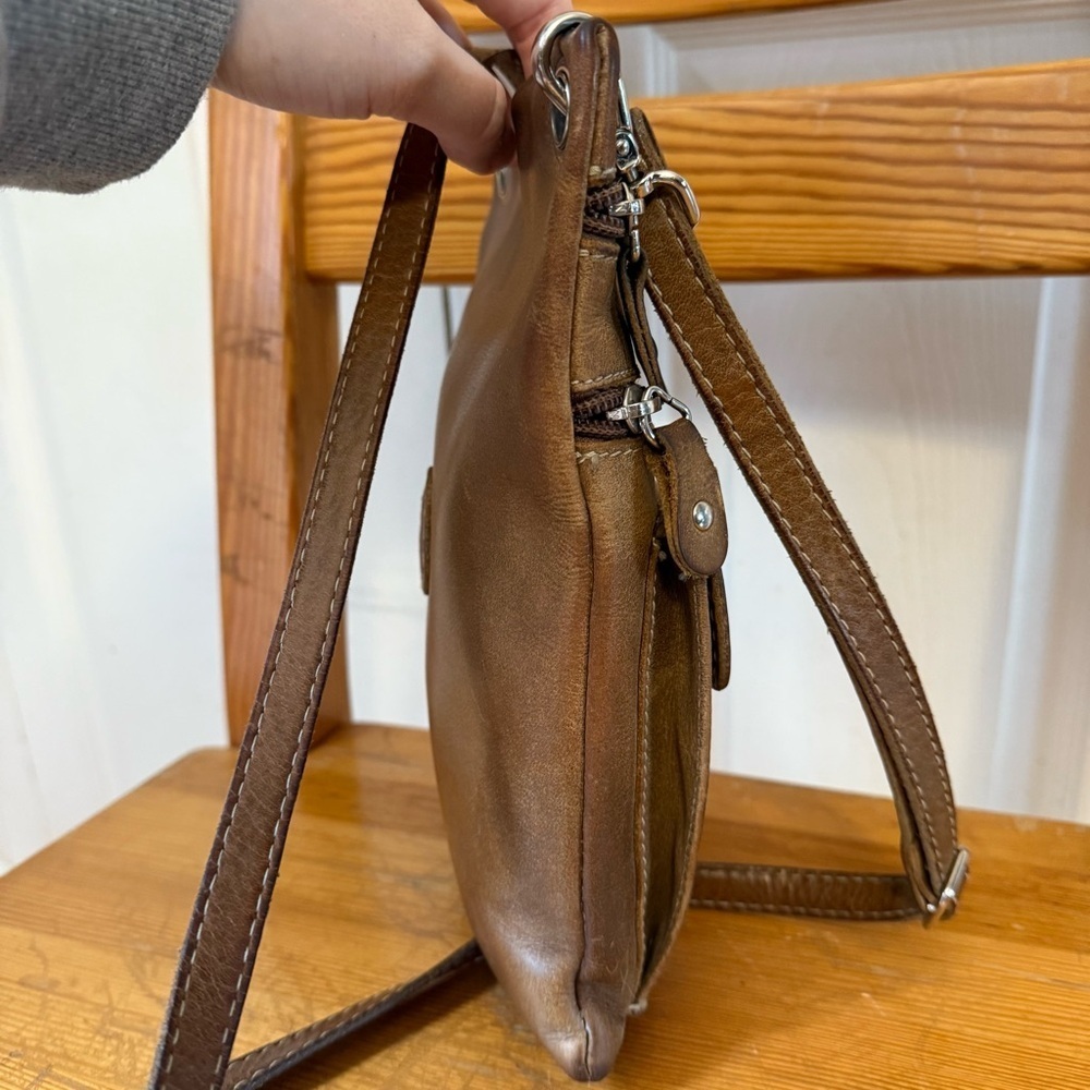 Roots Leather Trans Canada Maple Leaf Crossbody Bag Purse - Picture 7 of 8